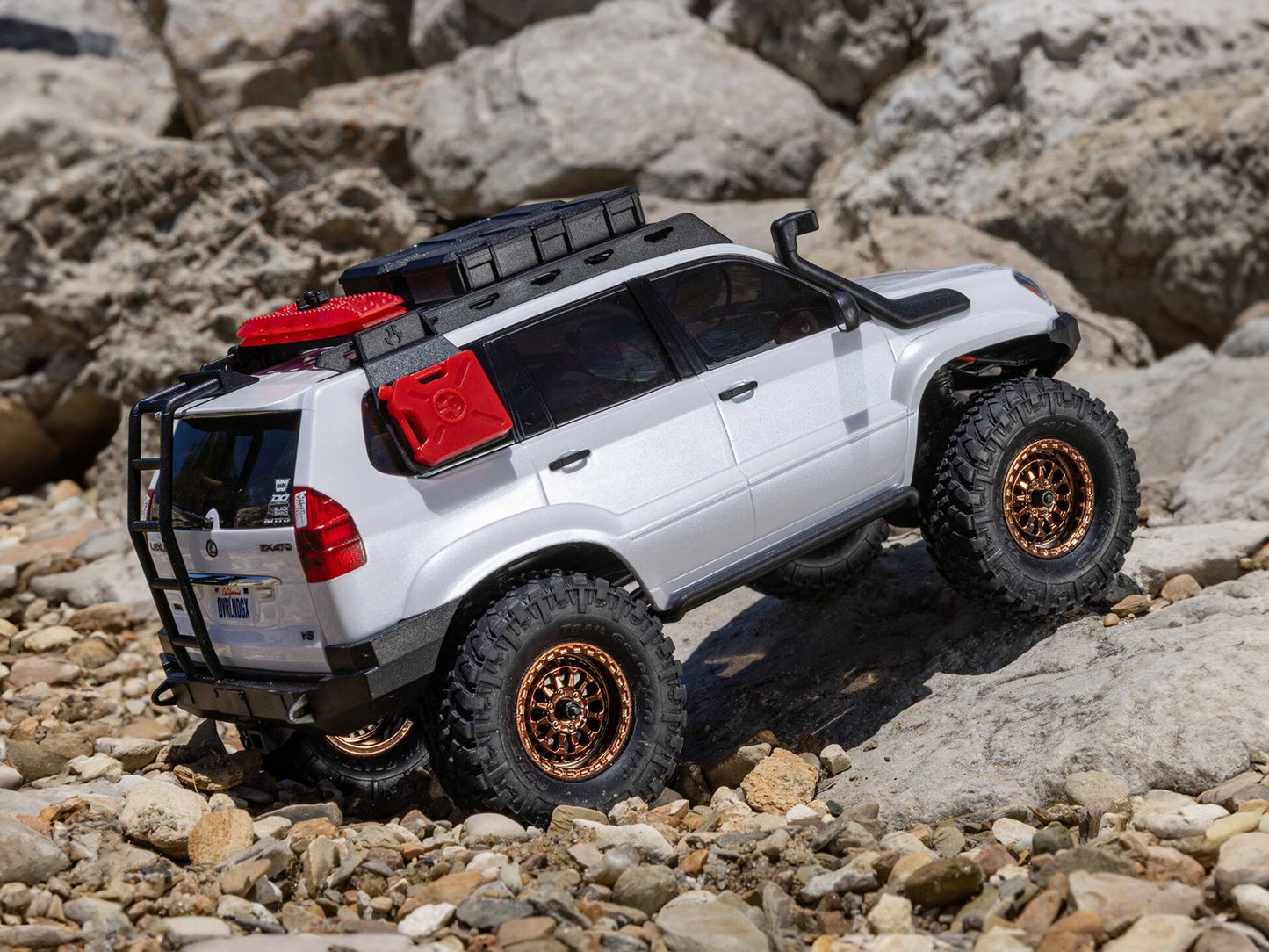 AXIAL 1/24 SCX24 Lexus GX 470 4WD Rock Crawler RTR White   AXI-1532T1