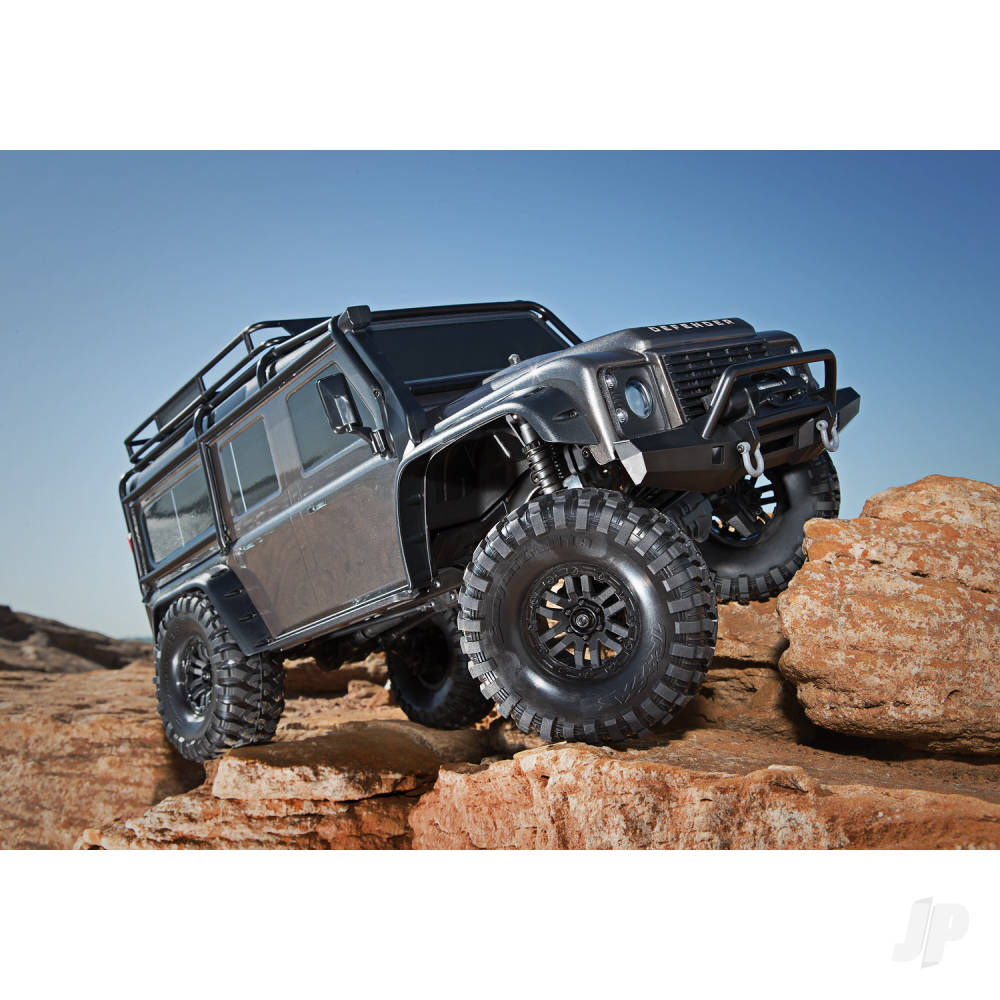 Traxxas TRX-4 Land Rover Defender 110 with Winch - Black  TRX82056-84-BLK  (shadow stock)